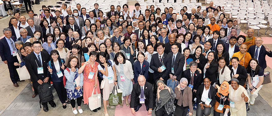 200人近くのセミナー参加者の集合写真
